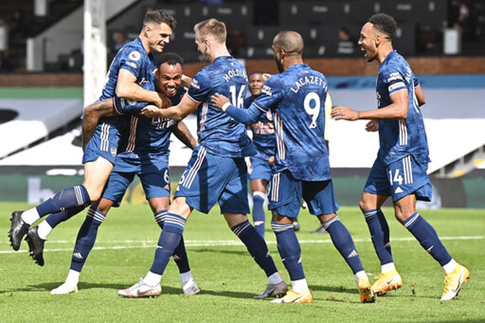 Nhìn lại trận đấu Arsenal nhẹ nhàng đoạt ba điểm từ tay Fulham - 9 Nhìn lại trận đấu Arsenal nhẹ nhàng đoạt ba điểm từ tay Fulham - 9