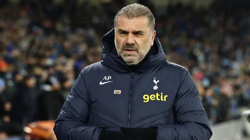 Pep Guardiola ngã lăn ra sân, lên tiếng về việc Man City bị xử ép - 4 Pep Guardiola ngã lăn ra sân, lên tiếng về việc Man City bị xử ép - 4