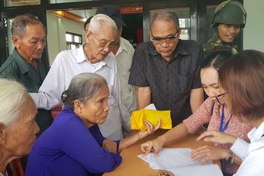 Quảng Trị: Gần 300 người dân đầu tiên nhận tiền từ gói 62.000 tỷ đồng