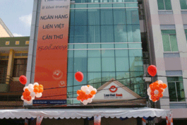 Ngân hàng đua mở chi nhánh, liên kết phát triển