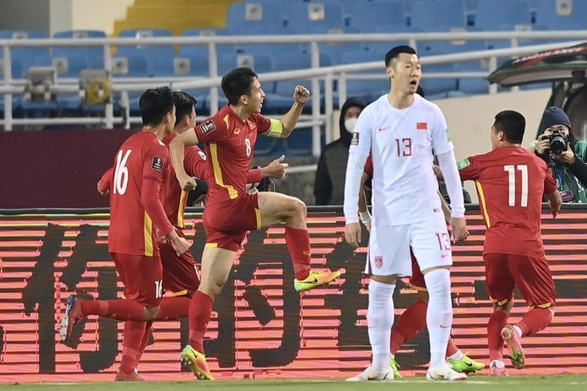 CĐV Trung Quốc nổi điên, đòi điều tra đội nhà bán độ khi gặp tuyển Việt Nam - 2 CĐV Trung Quốc nổi điên, đòi điều tra đội nhà bán độ khi gặp tuyển Việt Nam - 2