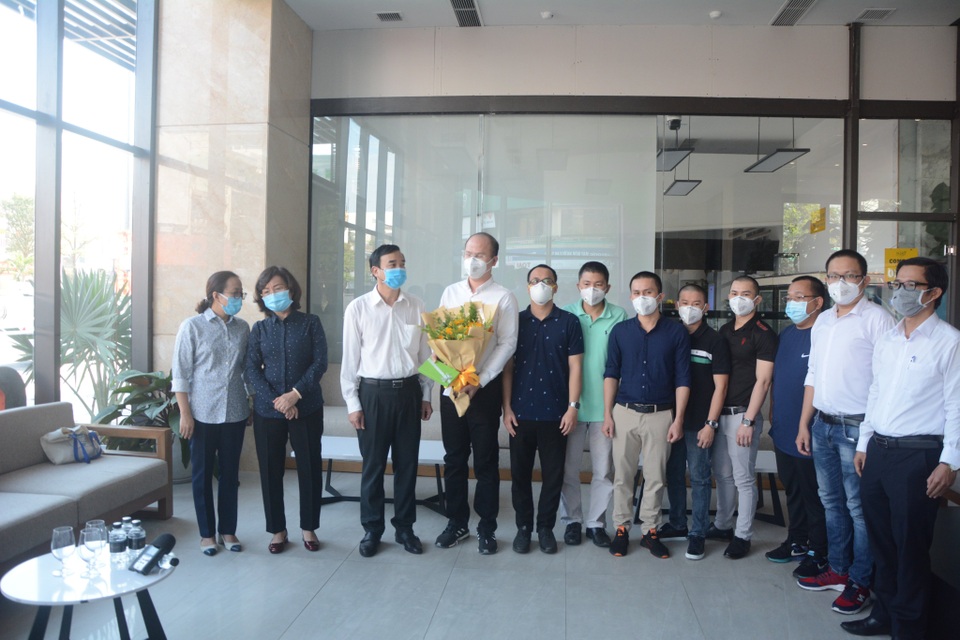 Đoàn y, bác sĩ TP HCM chi viện chống dịch Covid-19 rời Đà Nẵng - 1 Đoàn y, bác sĩ TP HCM chi viện chống dịch Covid-19 rời Đà Nẵng - 1