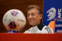 HLV Saudi Arabia tự tin thắng dễ dàng Indonesia, giành vé dự World Cup