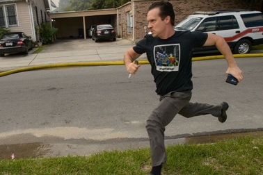 Nhà văn xả thân “cứu” máy tính xách tay trong đám cháy