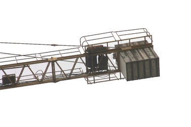 TP Vinh: Người dân bất an vì cẩu tháp "bủa vây" khắp ngả đường