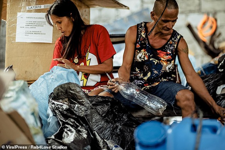 Bộ ảnh cưới của cặp vợ chồng vô gia cư gây sốt - 6