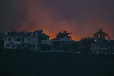 Cháy rừng dữ dội ở Mỹ, hàng nghìn người phải di tản