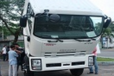 Isuzu Việt Nam ra mắt dòng xe Forward FVM