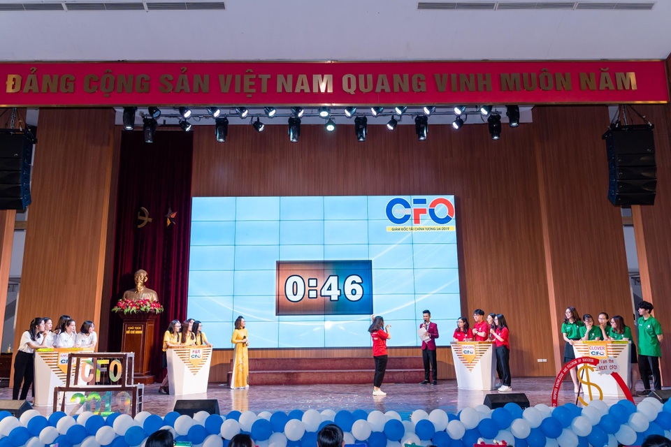 Đưa Chí Phèo, chú Cuội lên sân khấu, sinh viên trổ tài làm giám đốc tài chính tương lai - 5 Đưa Chí Phèo, chú Cuội lên sân khấu, sinh viên trổ tài làm giám đốc tài chính tương lai - 5