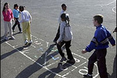 Qúa nuông chiều, trẻ thường quậy phá ở lớp