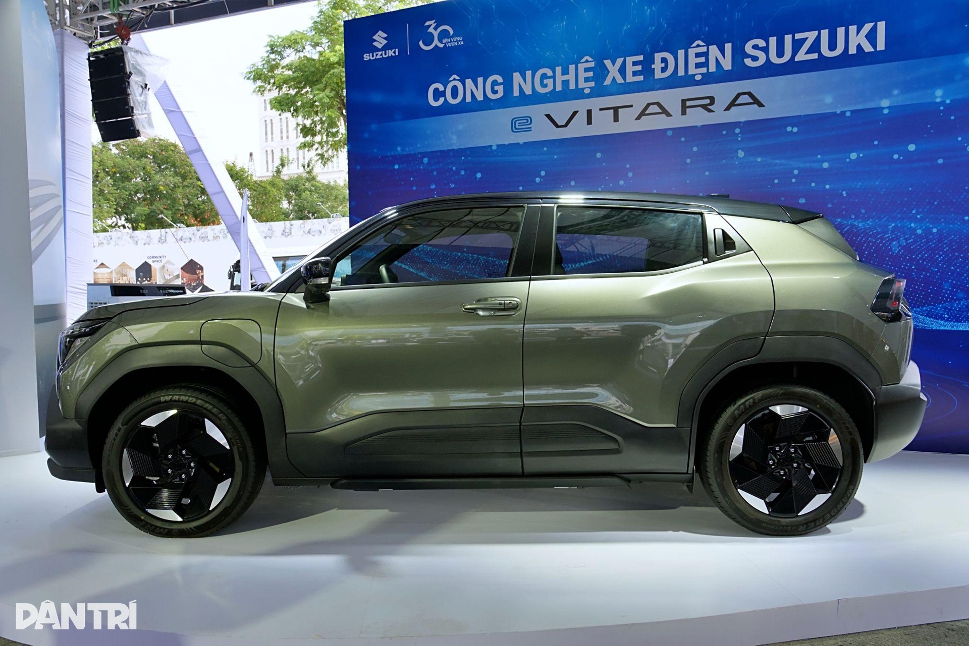 Xe điện Suzuki e Vitara vừa về Việt Nam có gì để cạnh tranh nhóm B-SUV? - 3 Xe điện Suzuki e Vitara vừa về Việt Nam có gì để cạnh tranh nhóm B-SUV? - 3