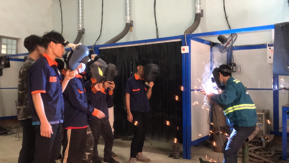 Chọn nghề phù hợp cho học sinh đồng bào dân tộc thiểu số để tránh bỏ học - 4 Chọn nghề phù hợp cho học sinh đồng bào dân tộc thiểu số để tránh bỏ học - 4