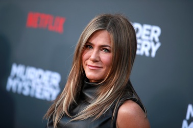 Jennifer Aniston vẫn trẻ đẹp ở tuổi ngũ tuần