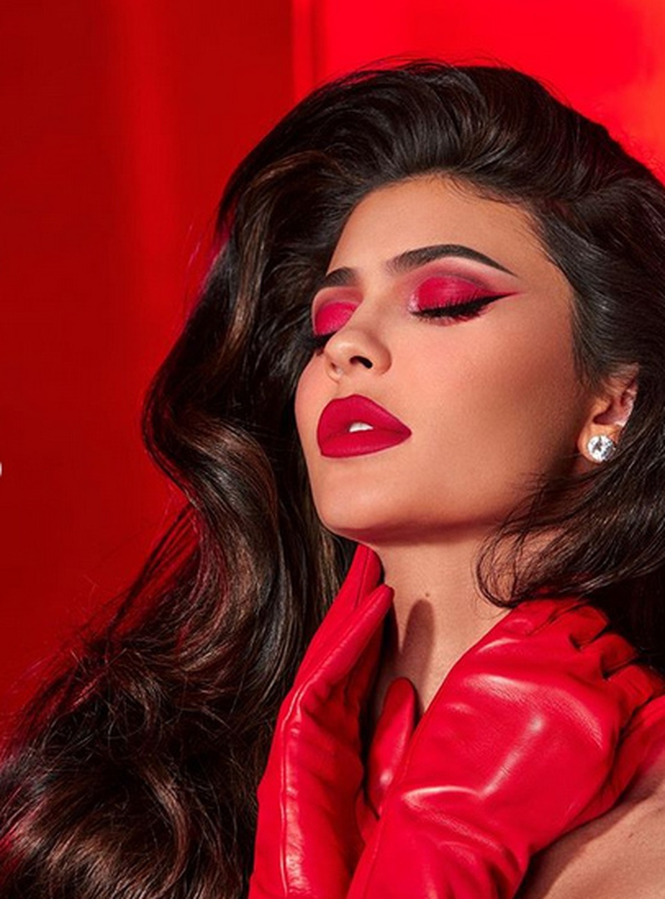 Kylie Jenner kiếm 600 triệu USD nhờ bán cổ phần công ty mỹ phẩm của mình - 2 Kylie Jenner kiếm 600 triệu USD nhờ bán cổ phần công ty mỹ phẩm của mình - 2