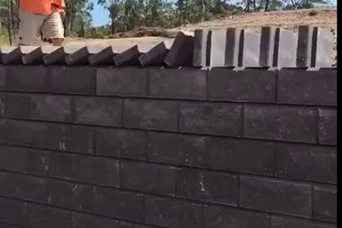 Màn lát gạch theo phong cách domino cực kỳ độc đáo