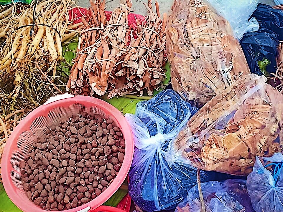 Chợ phiên cuối tuần trên vùng biên Cao Nguyên - 2 Chợ phiên cuối tuần trên vùng biên Cao Nguyên - 2