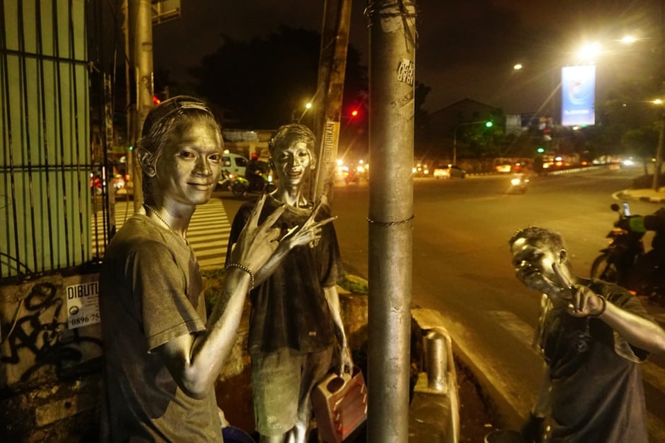 Lạ lùng những Lạ lùng những