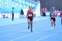 Nhi Yến phá 2 kỷ lục điền kinh của Lê Tú Chinh