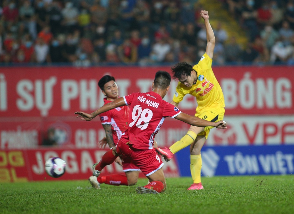 Hải Phòng 0-2 HA Gia Lai: Công Phượng im tiếng, Văn Toàn đặt dấu ấn - 12 Hải Phòng 0-2 HA Gia Lai: Công Phượng im tiếng, Văn Toàn đặt dấu ấn - 12