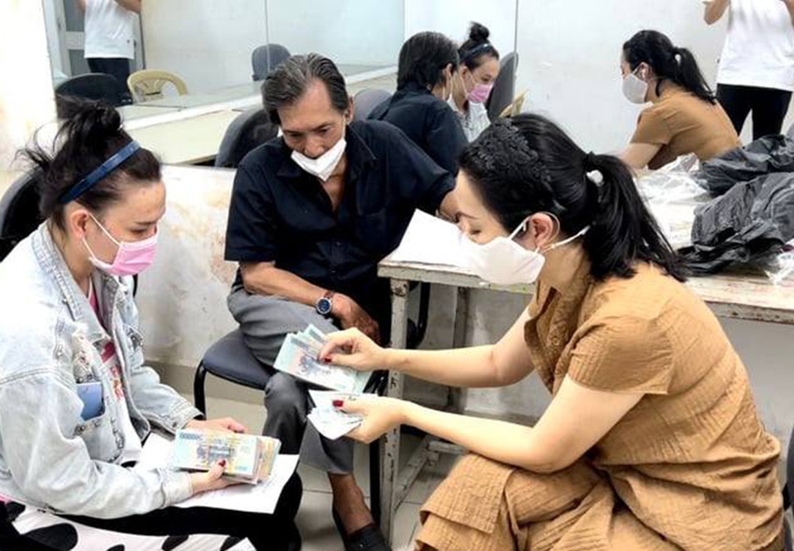 Thương Tín làm shipper: Tôi không muốn mang tiếng ăn bám người khác - 2 Thương Tín làm shipper: Tôi không muốn mang tiếng ăn bám người khác - 2