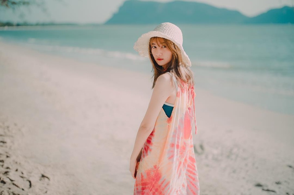 Nhan sắc đẹp tuyệt trần của nữ dẫn đoàn U23 Việt Nam - 4 Nhan sắc đẹp tuyệt trần của nữ dẫn đoàn U23 Việt Nam - 4