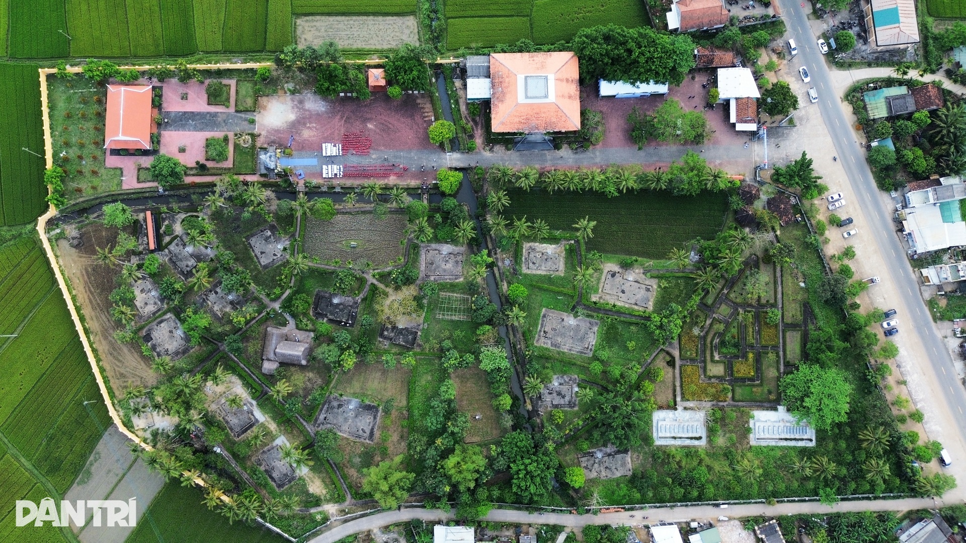 Cựu binh Mỹ kéo vĩ cầm xoa dịu nỗi đau thảm sát Sơn Mỹ - 7 Cựu binh Mỹ kéo vĩ cầm xoa dịu nỗi đau thảm sát Sơn Mỹ - 7