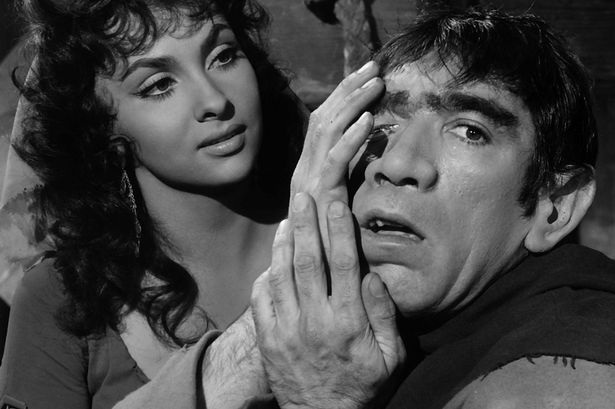 Thằng gù nhà thờ Đức Bà: Tiếng vọng của tình yêu cao cả - 3 Thằng gù nhà thờ Đức Bà: Tiếng vọng của tình yêu cao cả - 3