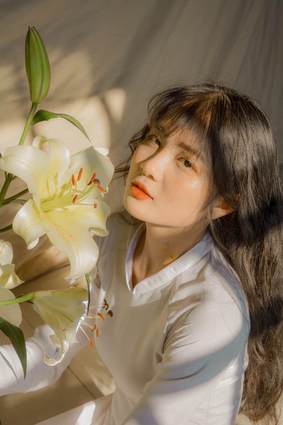 Nữ sinh ĐH Văn Lang sở hữu nét đẹp dịu dàng, thanh khiết say đắm lòng người - 4 Nữ sinh ĐH Văn Lang sở hữu nét đẹp dịu dàng, thanh khiết say đắm lòng người - 4