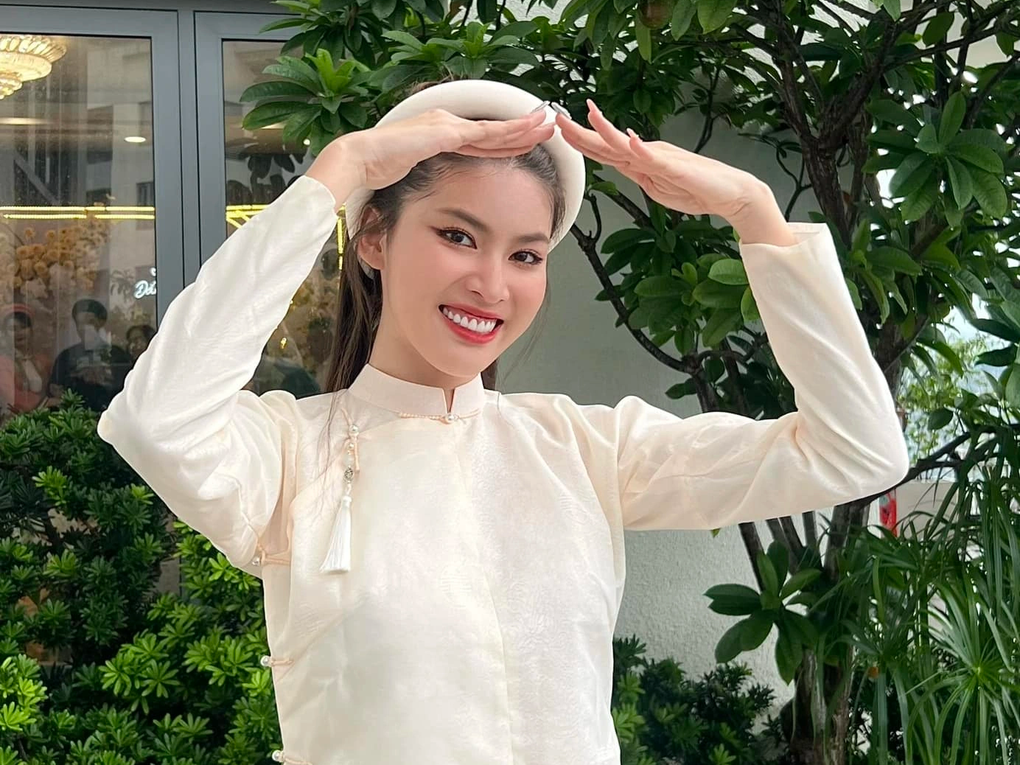 Mỹ nhân tuổi Thìn ăn Tết: Người áp lực giữ dáng, người tặng nhà cho cha mẹ - 6 Mỹ nhân tuổi Thìn ăn Tết: Người áp lực giữ dáng, người tặng nhà cho cha mẹ - 6