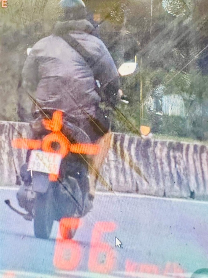 Vụ khiếu nại CSGT va gậy vào mắt: Thanh niên vi phạm tốc độ - 1 Vụ khiếu nại CSGT va gậy vào mắt: Thanh niên vi phạm tốc độ - 1