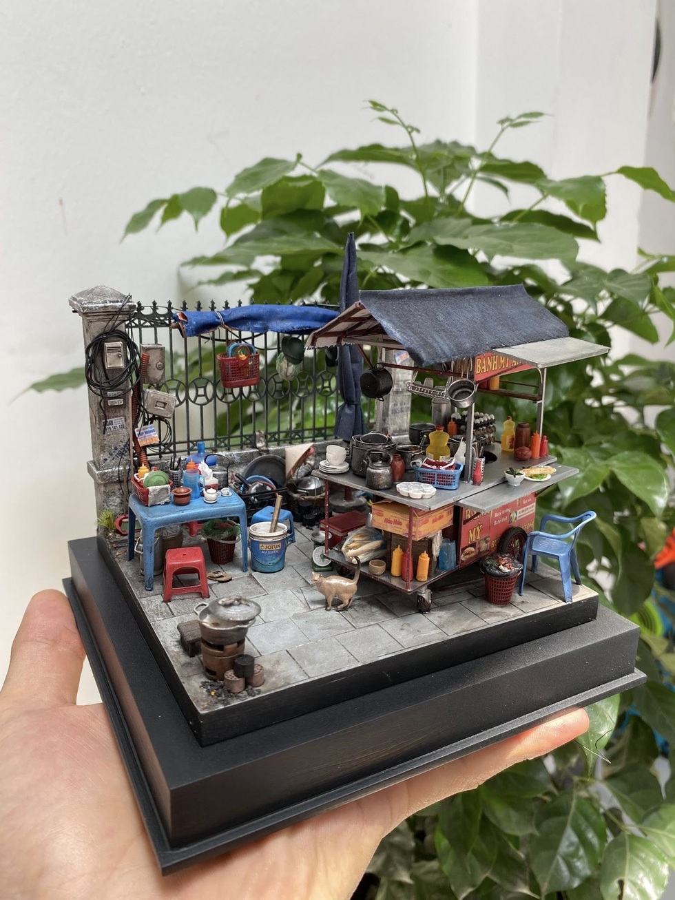 Chàng trai bỏ việc lương 30 triệu, làm mô hình phố phường Hà Nội gây sốt - 7 Chàng trai bỏ việc lương 30 triệu, làm mô hình phố phường Hà Nội gây sốt - 7