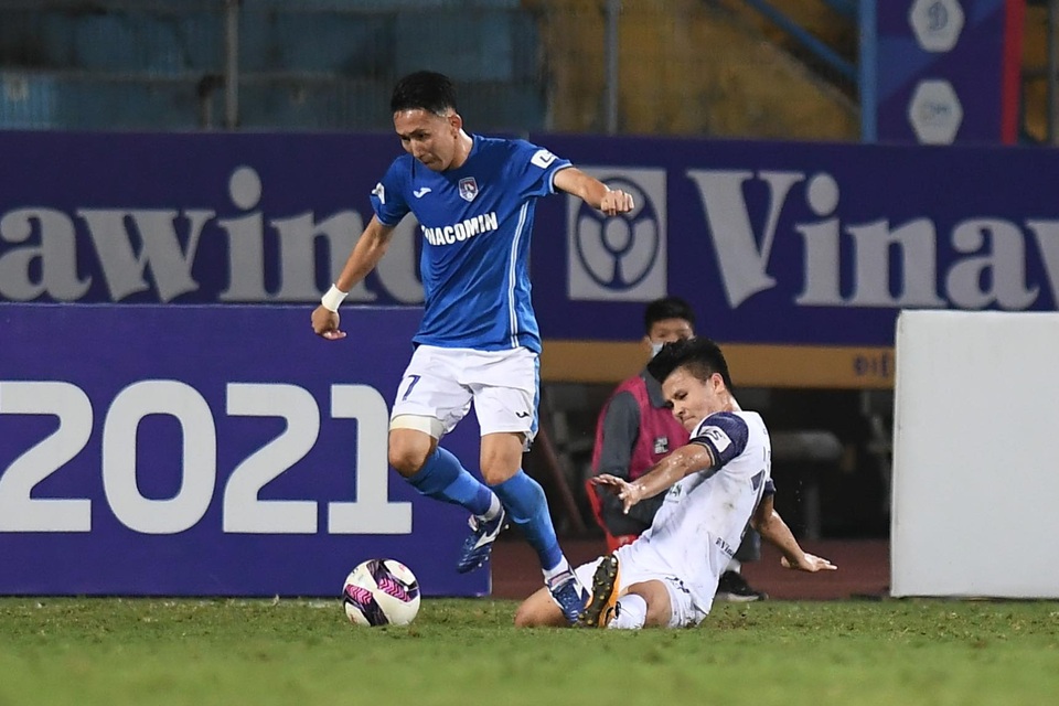 CLB Hà Nội 4-0 Than Quảng Ninh: Quang Hải rực sáng - 12 CLB Hà Nội 4-0 Than Quảng Ninh: Quang Hải rực sáng - 12