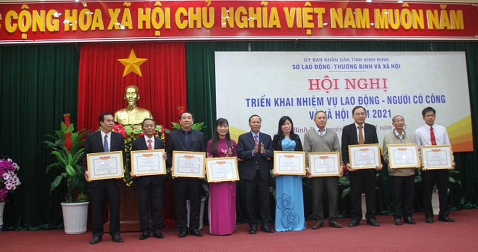 Chi hơn 275 tỷ đồng hỗ trợ người dân gặp khó do Covid-19 - 4 Chi hơn 275 tỷ đồng hỗ trợ người dân gặp khó do Covid-19 - 4