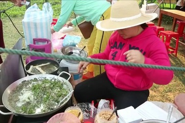 Khai hội bắp nếp Cẩm Nam