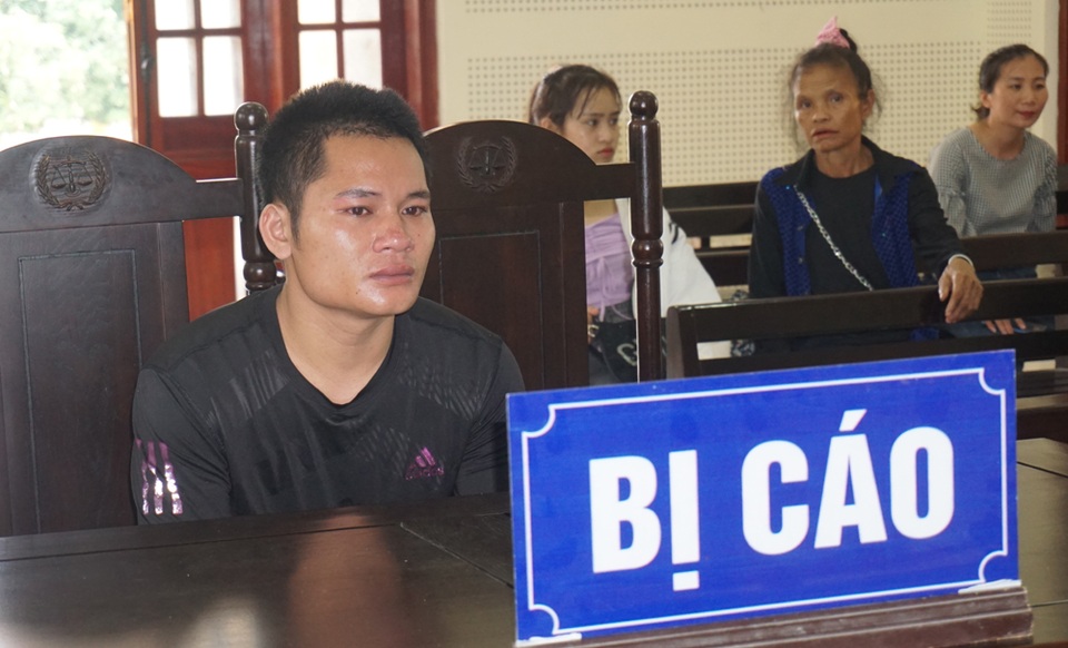 Vụ thai phụ nhờ người bán mình: Thêm 1 đối tượng bị tuyên án - 2 Vụ thai phụ nhờ người bán mình: Thêm 1 đối tượng bị tuyên án - 2