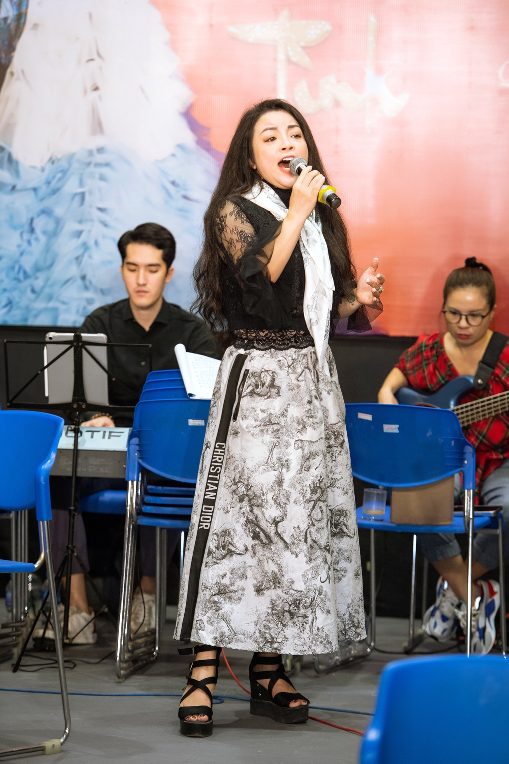 NSƯT Tố Nga: Quang Linh là người rất dễ chịu, bình dân - 1 NSƯT Tố Nga: Quang Linh là người rất dễ chịu, bình dân - 1