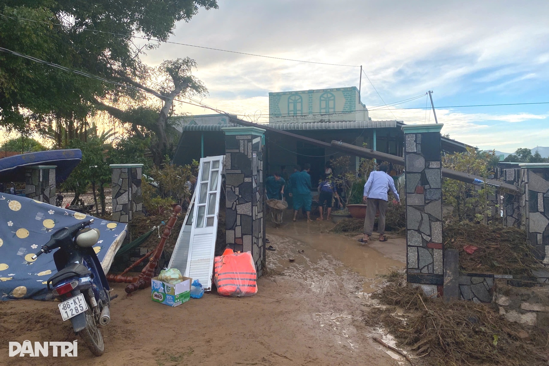 Khu dân cư Cây Cà tan hoang sau vụ vỡ hồ chứa nước ở Lâm Đồng - 5 Khu dân cư Cây Cà tan hoang sau vụ vỡ hồ chứa nước ở Lâm Đồng - 5