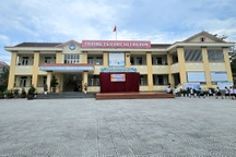 Hiệu trưởng xin lỗi sau bữa ăn bán trú 25.000 đồng chỉ có trứng, 3 lát chả