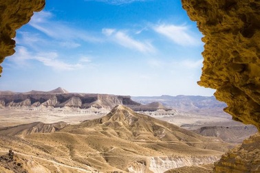 Tìm thấy hồ nước cổ đại bên dưới sa mạc khô nhất trên Trái Đất