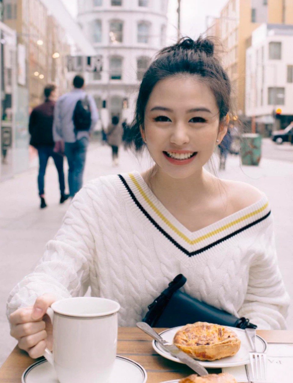 Nhan sắc mê đắm của con gái quả bom gợi cảm Khâu Thục Trinh - 9 Nhan sắc mê đắm của con gái quả bom gợi cảm Khâu Thục Trinh - 9
