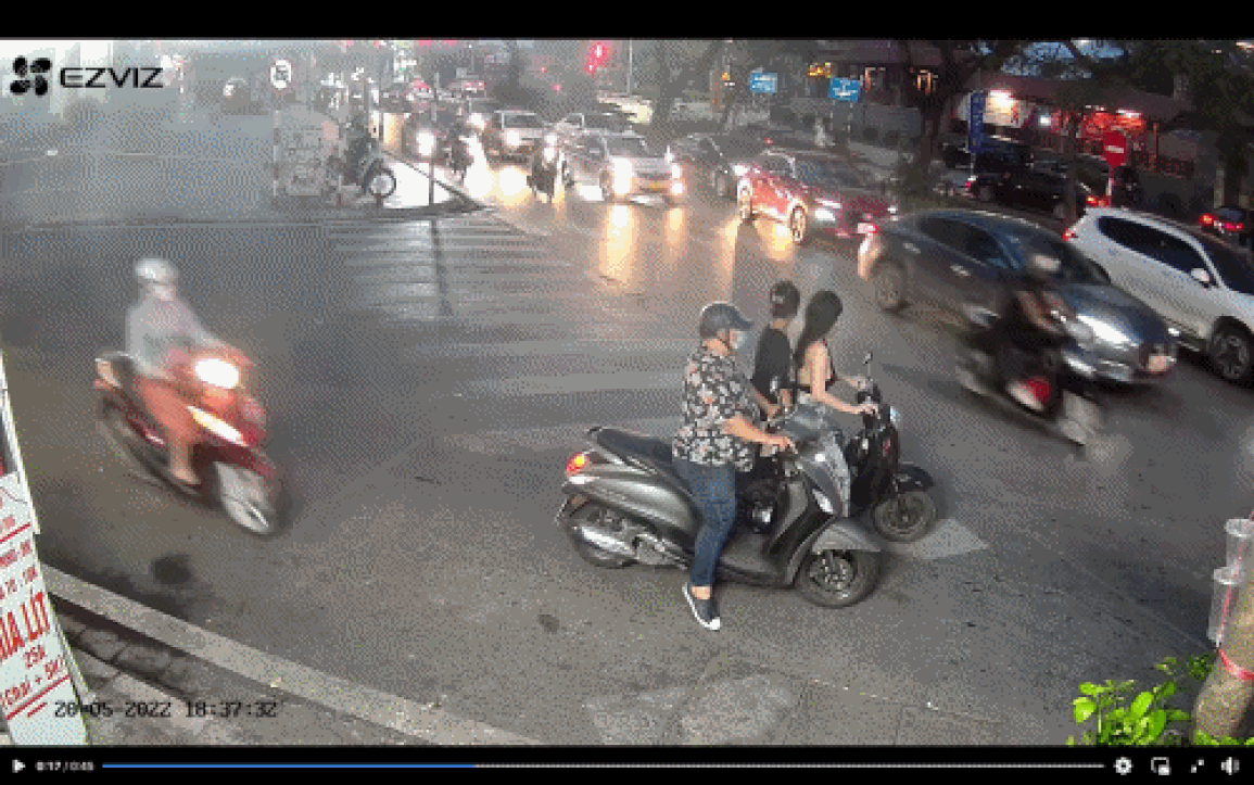 Xác minh hình ảnh cô gái bị yêu râu xanh sàm sỡ ở Hà Nội - 2 Xác minh hình ảnh cô gái bị yêu râu xanh sàm sỡ ở Hà Nội - 2