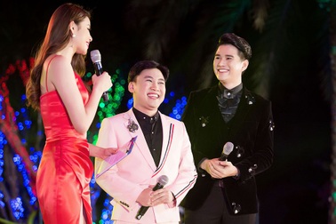 Vũ Mạnh Cường ví Phạm Hương là Nàng Xuân khi dẫn cùng