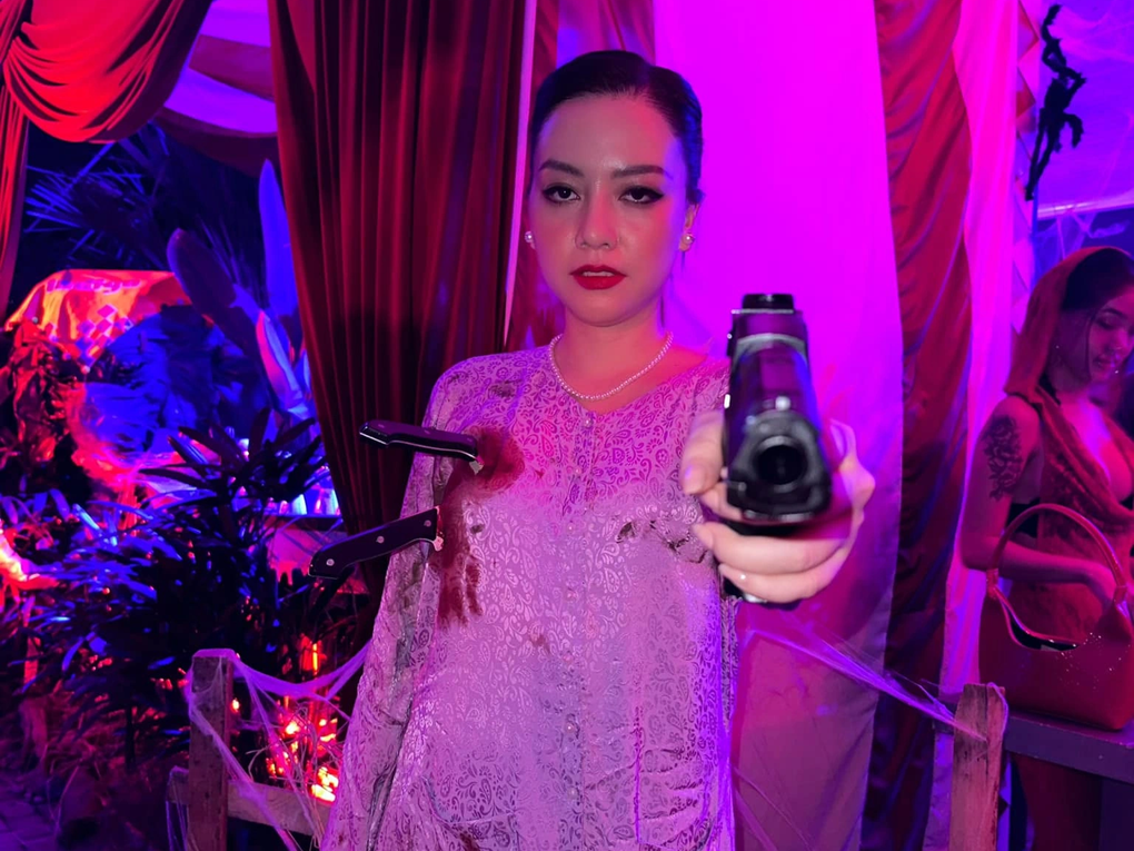 Băng Di hóa trang thành... Tư Mắm của Đất rừng phương Nam dịp Halloween - 1 Băng Di hóa trang thành... Tư Mắm của Đất rừng phương Nam dịp Halloween - 1