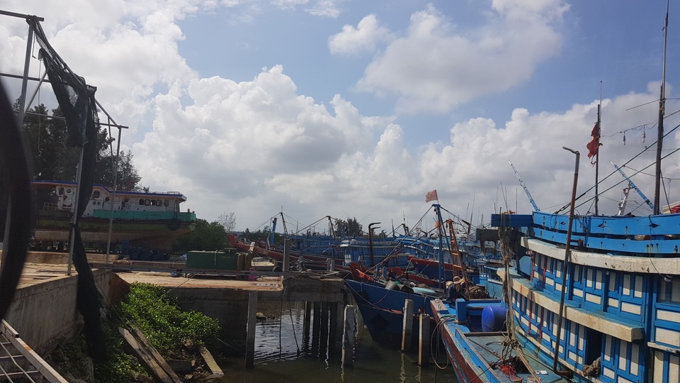 Công trình trái phép bóp nghẹt lòng sông - 2 Công trình trái phép bóp nghẹt lòng sông - 2