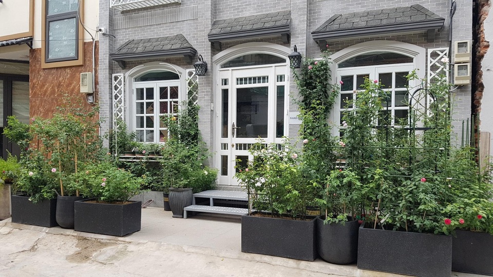 Mẹ đảm tậu hàng nghìn cuộn len, trang trí ngôi nhà đẹp như trên phim - 2