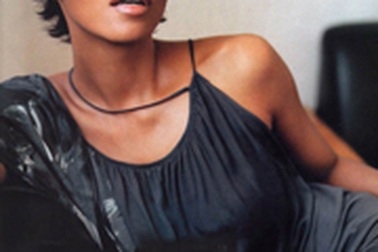 Halle Berry sẽ tắm trắng làn da nâu?