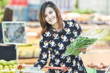 "Cảnh sát hình sự" Hoa Thúy: "Anh Tùng Dương lấy vợ 4, tôi vừa mừng vừa lo"