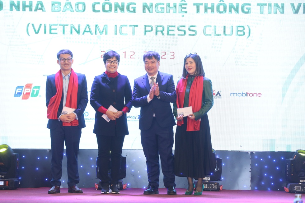 Chủ tịch Hội nhà báo Việt Nam: Công nghệ thúc đẩy báo chí phát triển - 5 Chủ tịch Hội nhà báo Việt Nam: Công nghệ thúc đẩy báo chí phát triển - 5