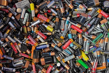 Tìm thấy 55 viên pin trong ruột và dạ dày của một phụ nữ