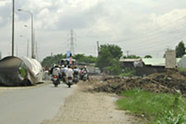 Cửa ngõ Sài Gòn nhếch nhác và nguy hiểm